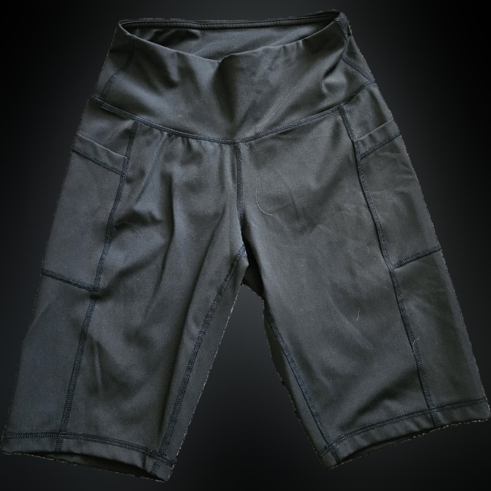 BIKER SHORTS WITH POCKETS SIZE SMALL